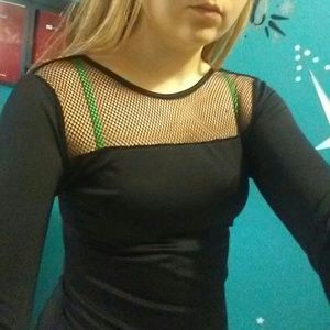 Silky feel with netted chest